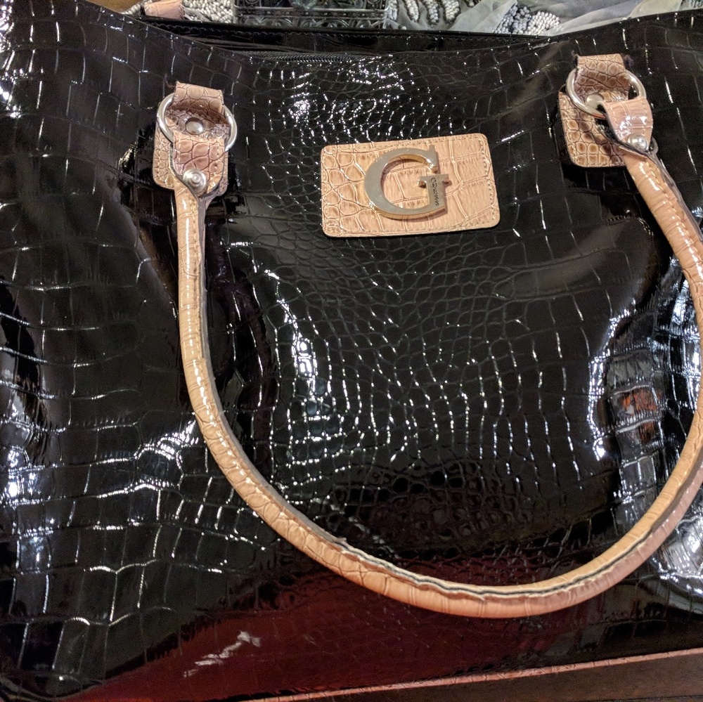 Guess travel tote